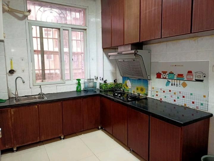 长城花园·步梯二楼·两室两厅出租1200/月