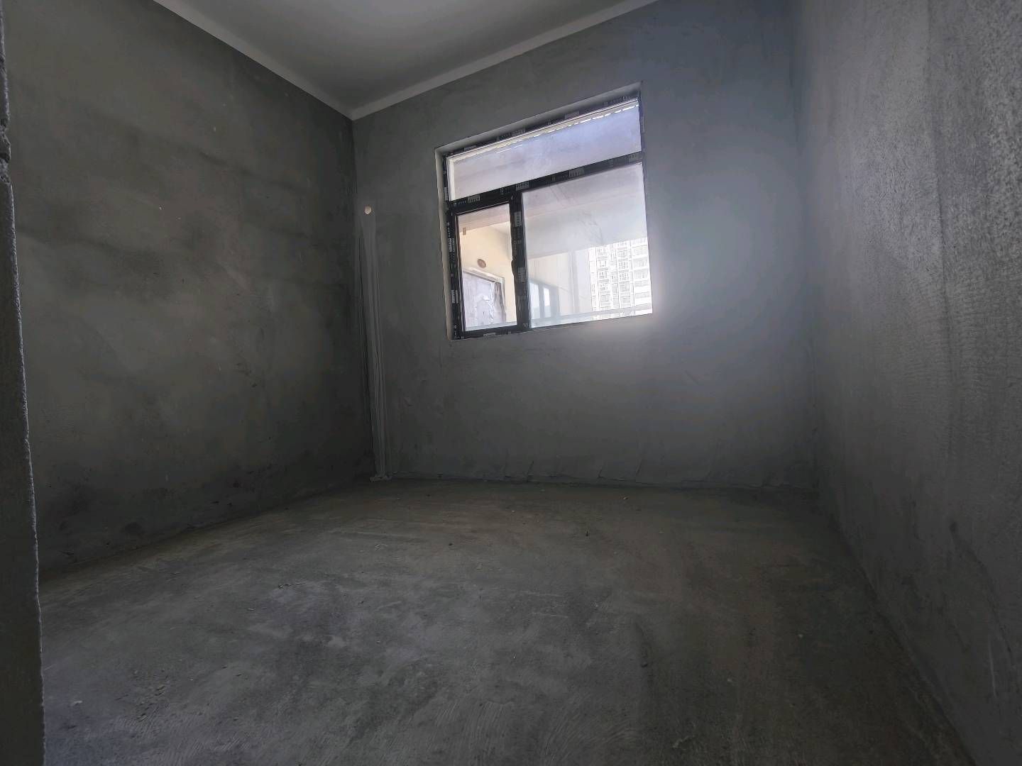 鸣柯里·一期现房出售·116平好楼层·49.8万·买了就可装修