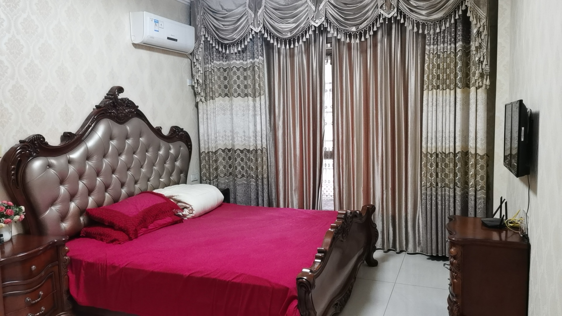 润园·3室2厅·136平方·电梯房中层·带家电家私50万