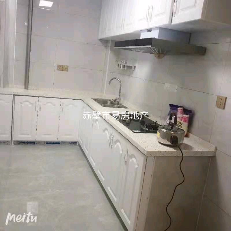 铜锣湾·精装修·干净整洁三居室·出租1500/月