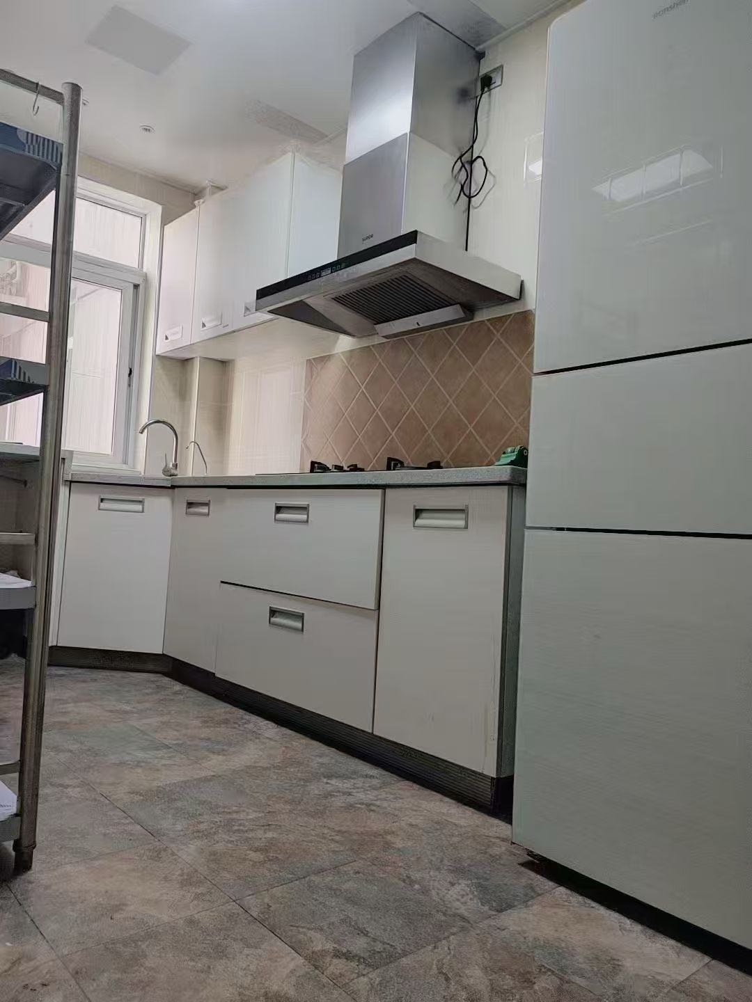 众城国际·两室两厅·拎包入住100平方·报价32万