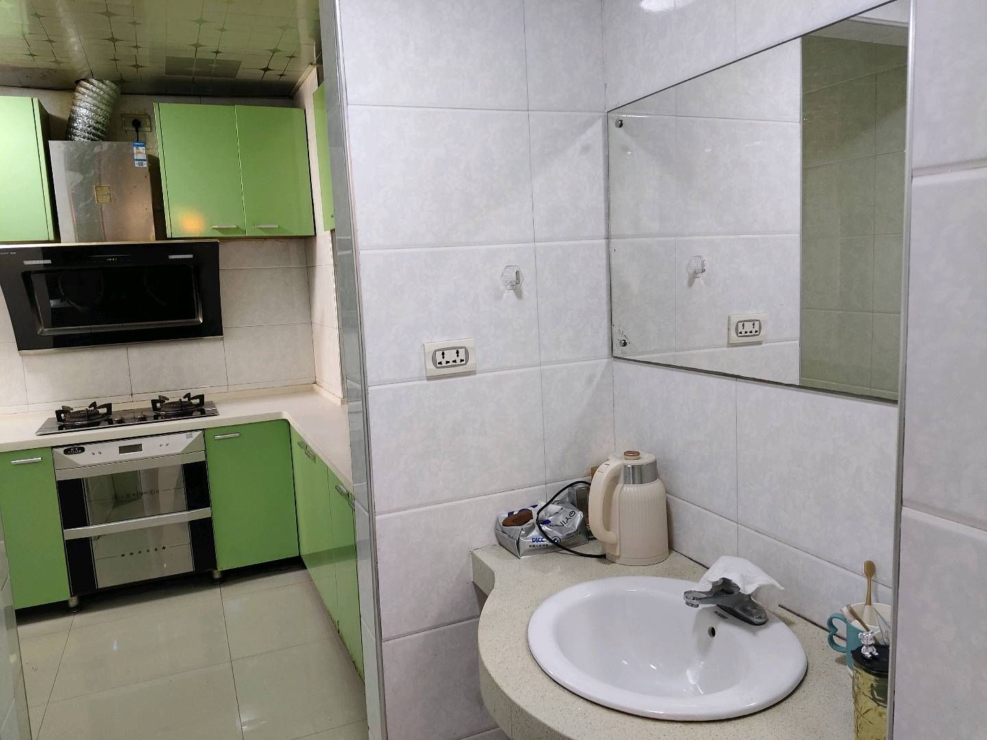 天骄华庭·繁花地段·书包房·两室两厅118平方·拎包入住报价30W＋