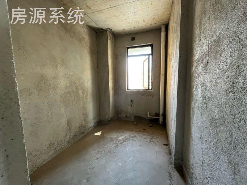 憬泓佳苑电梯房，三室两厅两卫，133.7平，38万，看房电话18307150819