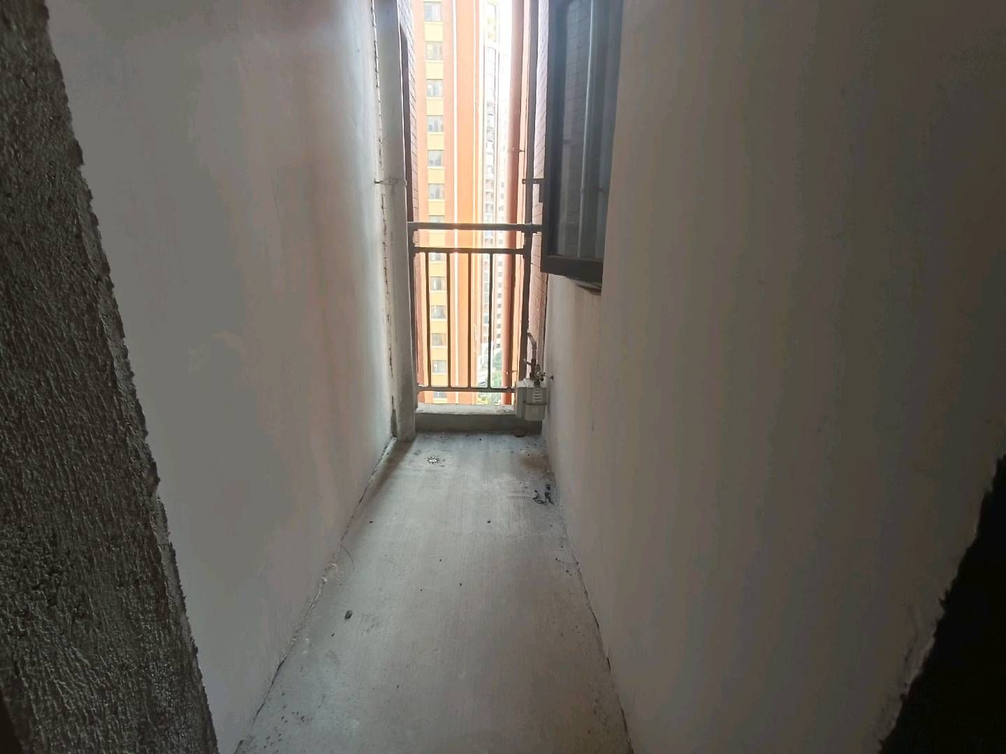 塞纳河畔三期·119平方·三房两厅·户型通透·单价/3700一平