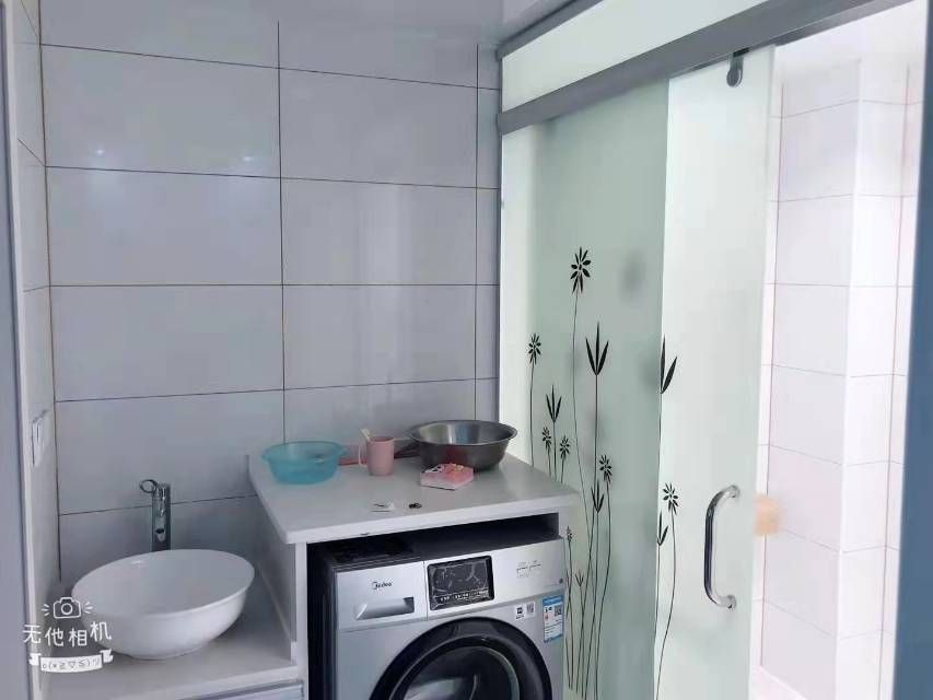 东洲大厦·精装修公寓·可以拎包入住1000/月