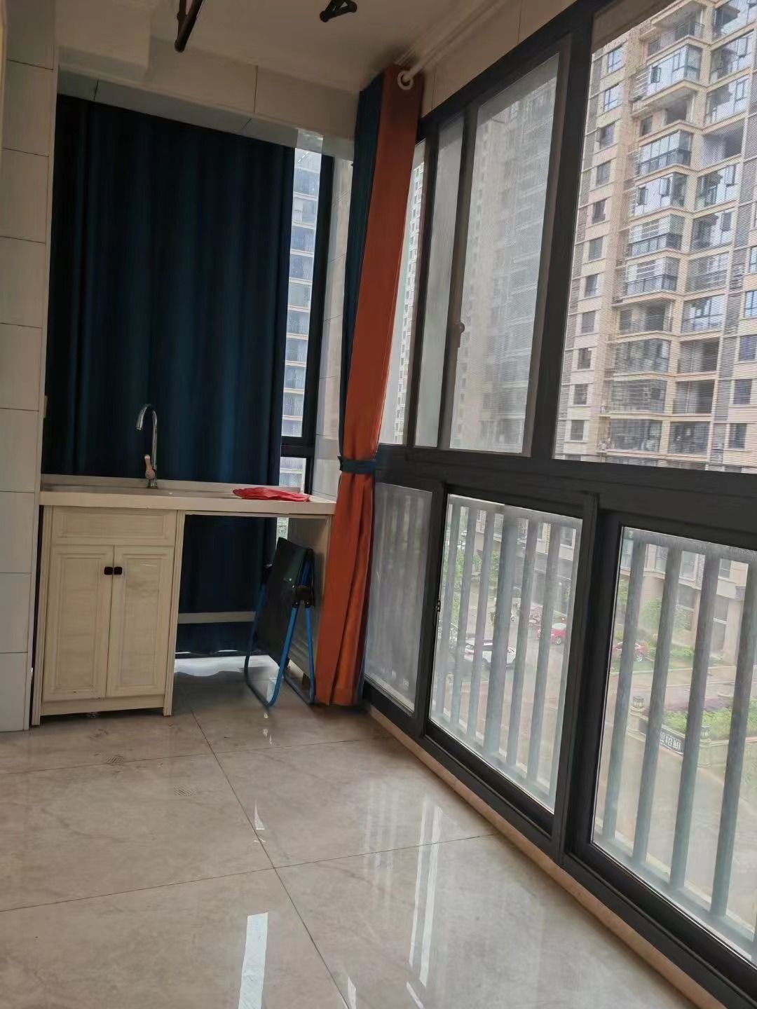 同城上都3室2厅2卫3平电梯房配套齐全2000/月