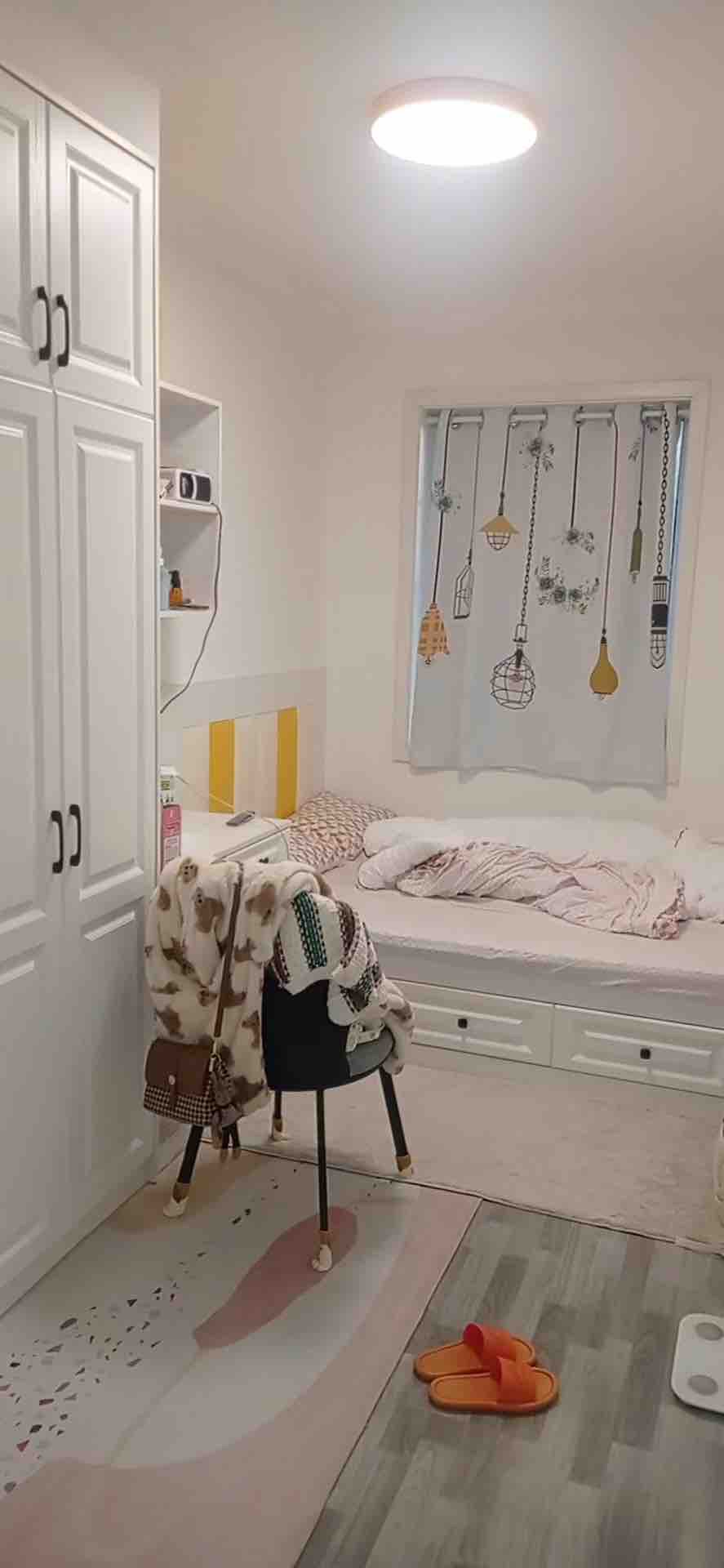 东洲大厦·精装两居室·品牌家私家电·诚意出租1400/月