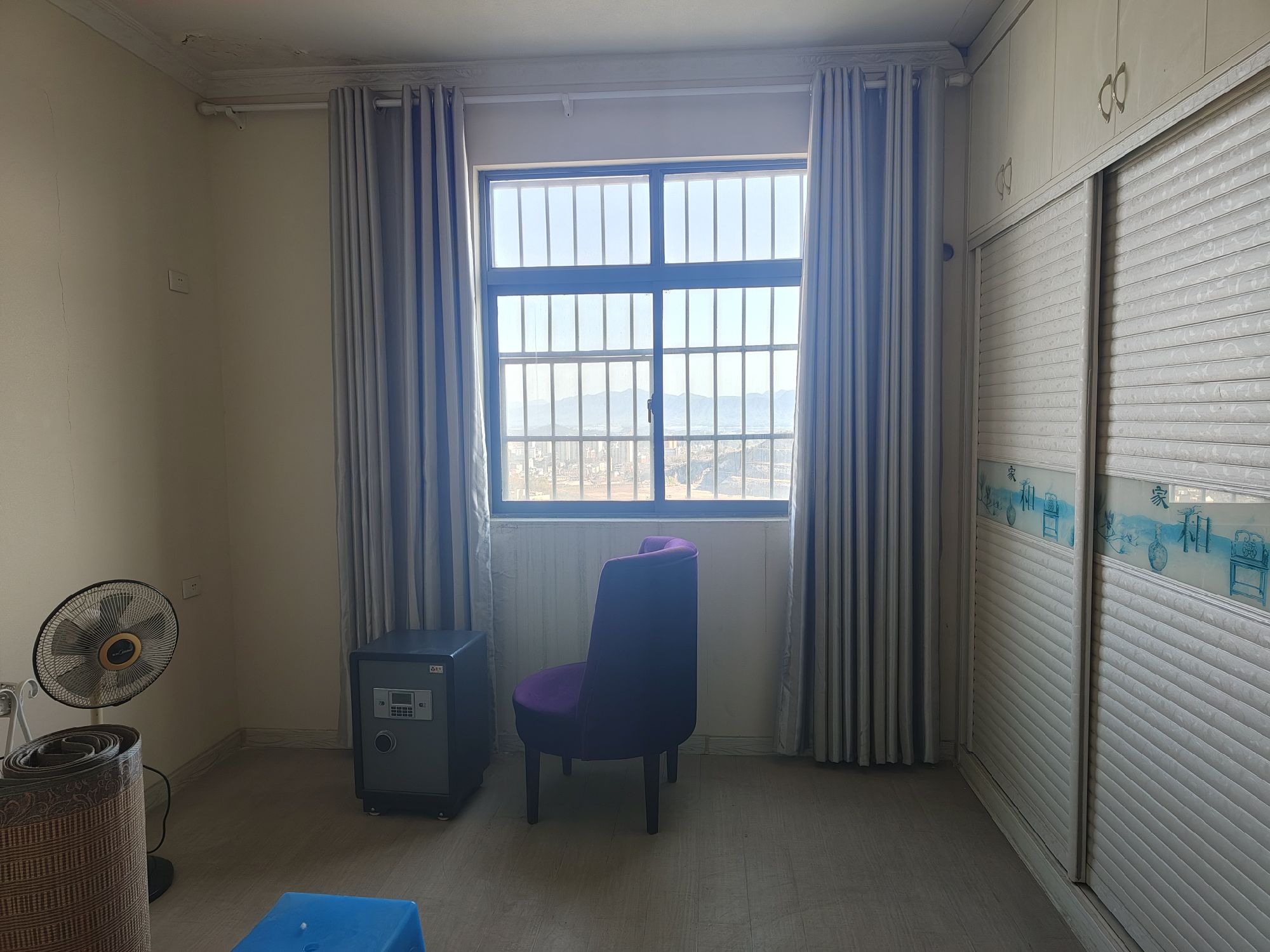 鹏城美丽家苑·电梯三室两厅·拎包入住1200/月