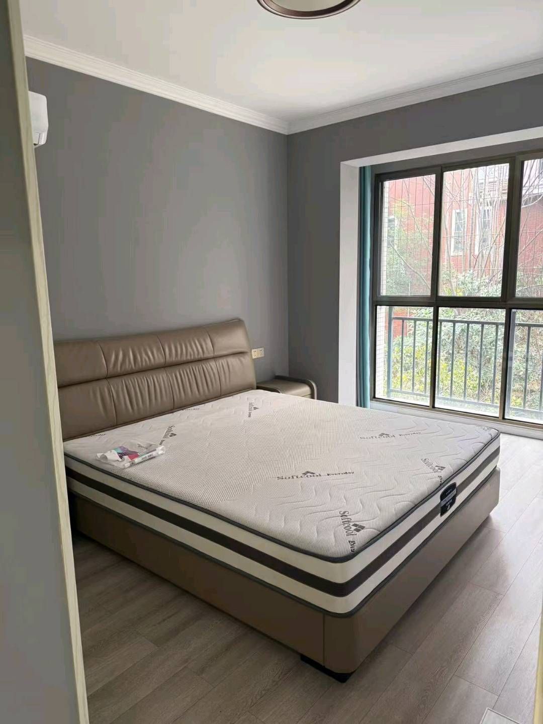 万泰小区·两室两厅·次新小区·户型方正·拎包入住/1400月