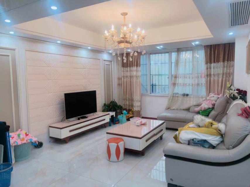 东洲大厦3室2厅交通便利南北通透精装可拎包入住46万