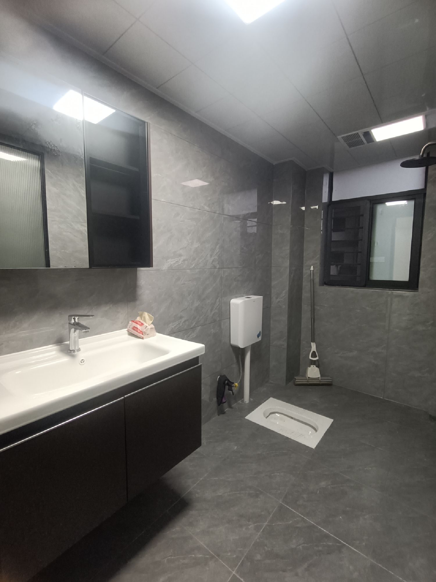 赤壁印象·全新裝修·初次出租·家電齊全1700/月