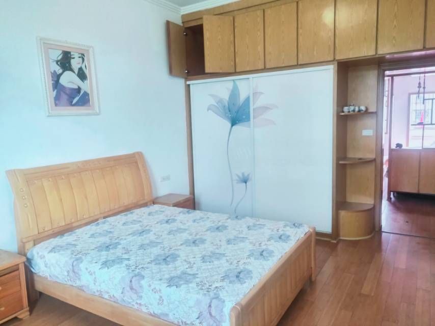 河北大道·五校·两室两厅·步梯4楼·32万