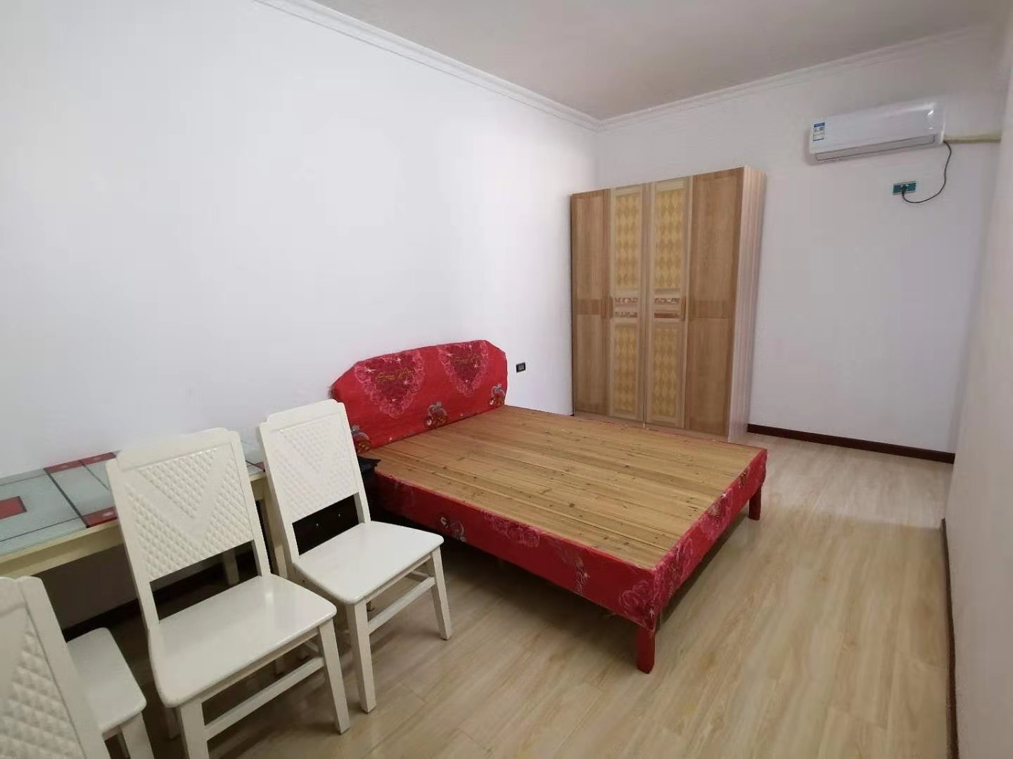 银河花园·大两室两厅·电梯房·报价28万