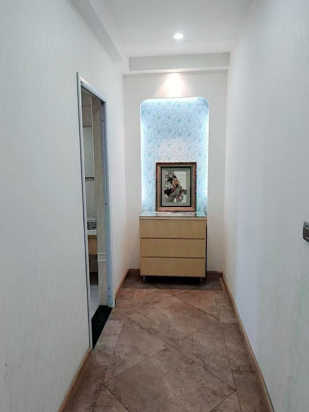 众城国际·两室两厅·拎包入住100平方·报价32万