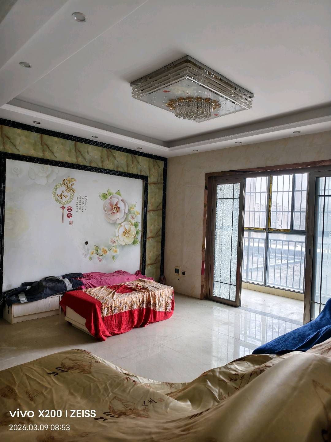 维多利亚·三室两厅·135平方·周边配套齐全·拎包入住·报价40万