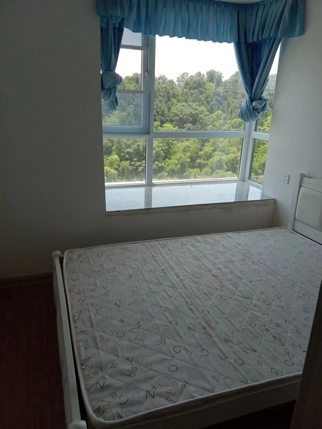 御龙学府·两室两厅·四中陪读房1200/月