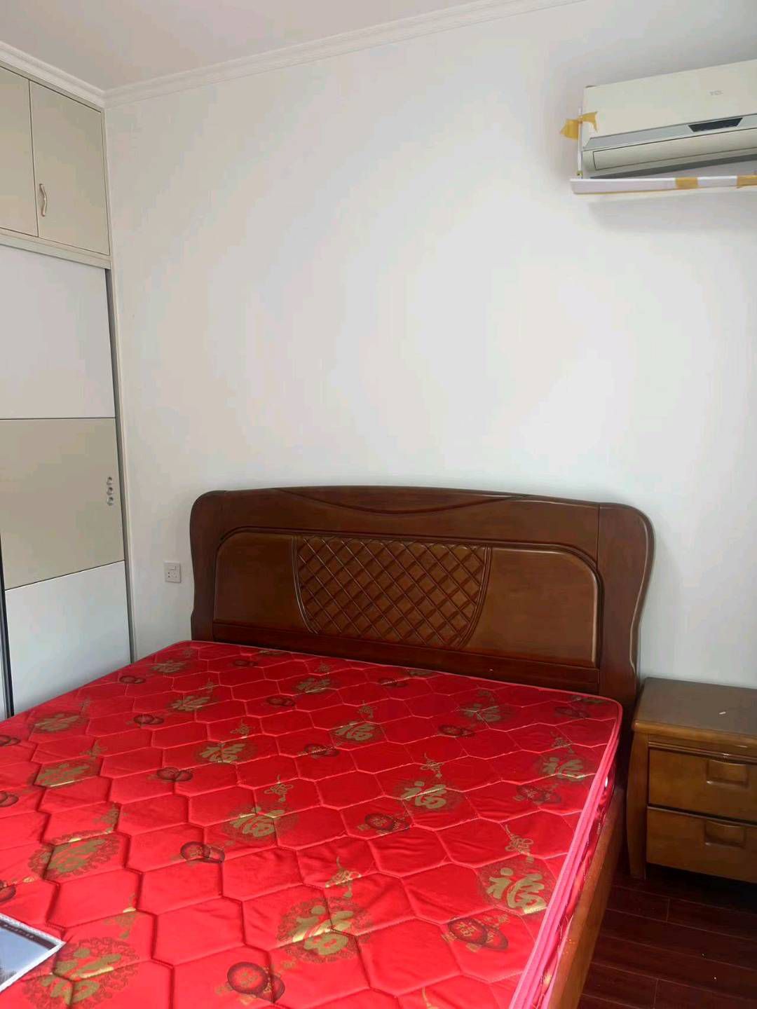 沁园小区·电梯中层·三室两厅·温馨整洁·租1800/月