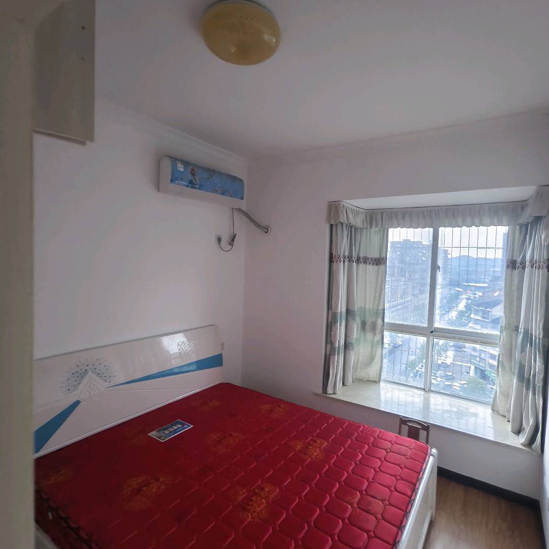 丰业盛世·精装修电梯房·温馨干净整洁三居室·出租1600/月