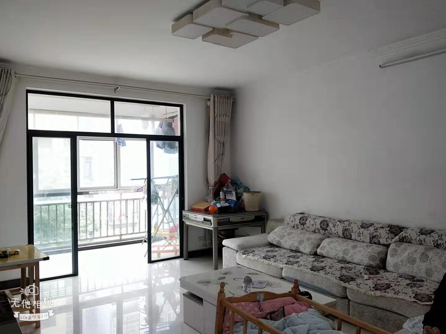 永邦欧洲城·外滩边·步梯四楼·干净整洁三居室·出租1500/月