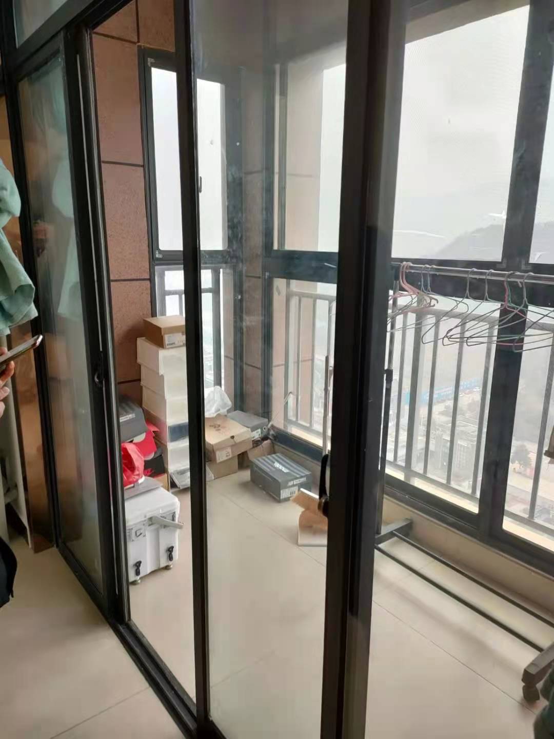 赤壁印象·小区环境好·停车费超低·拎包入住1500/月