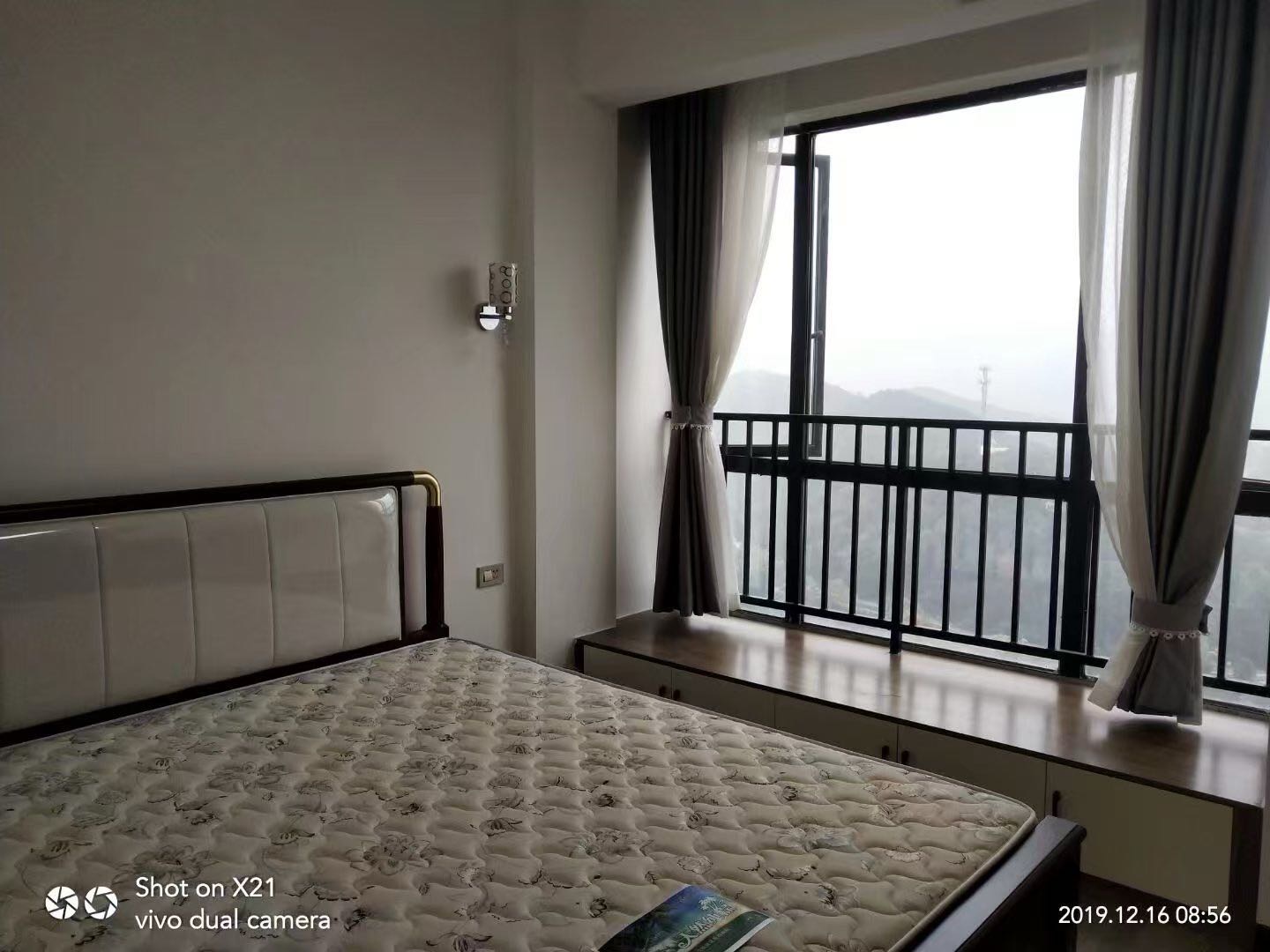 领秀城·全新两室两厅·初次出租·1600/月