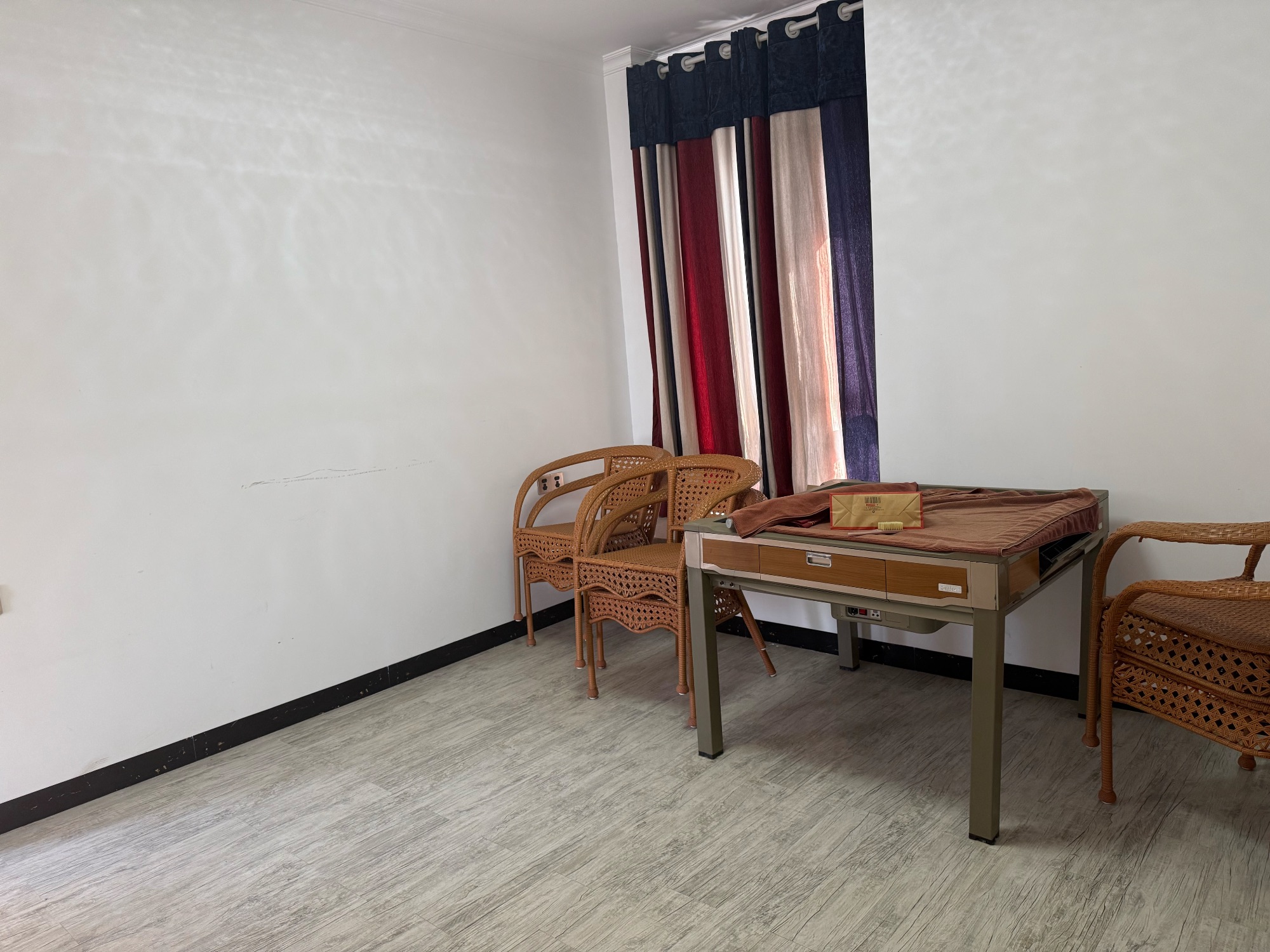 丰业盛世·四室两厅·精装修·好地段·出租2200/月