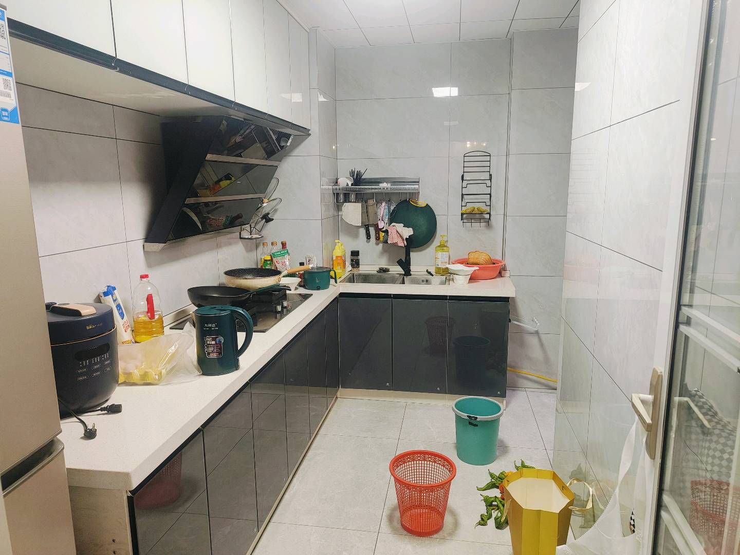 中央华景公园·113平·9成新·精装修55万·主干道一线·后门沙子岭公园