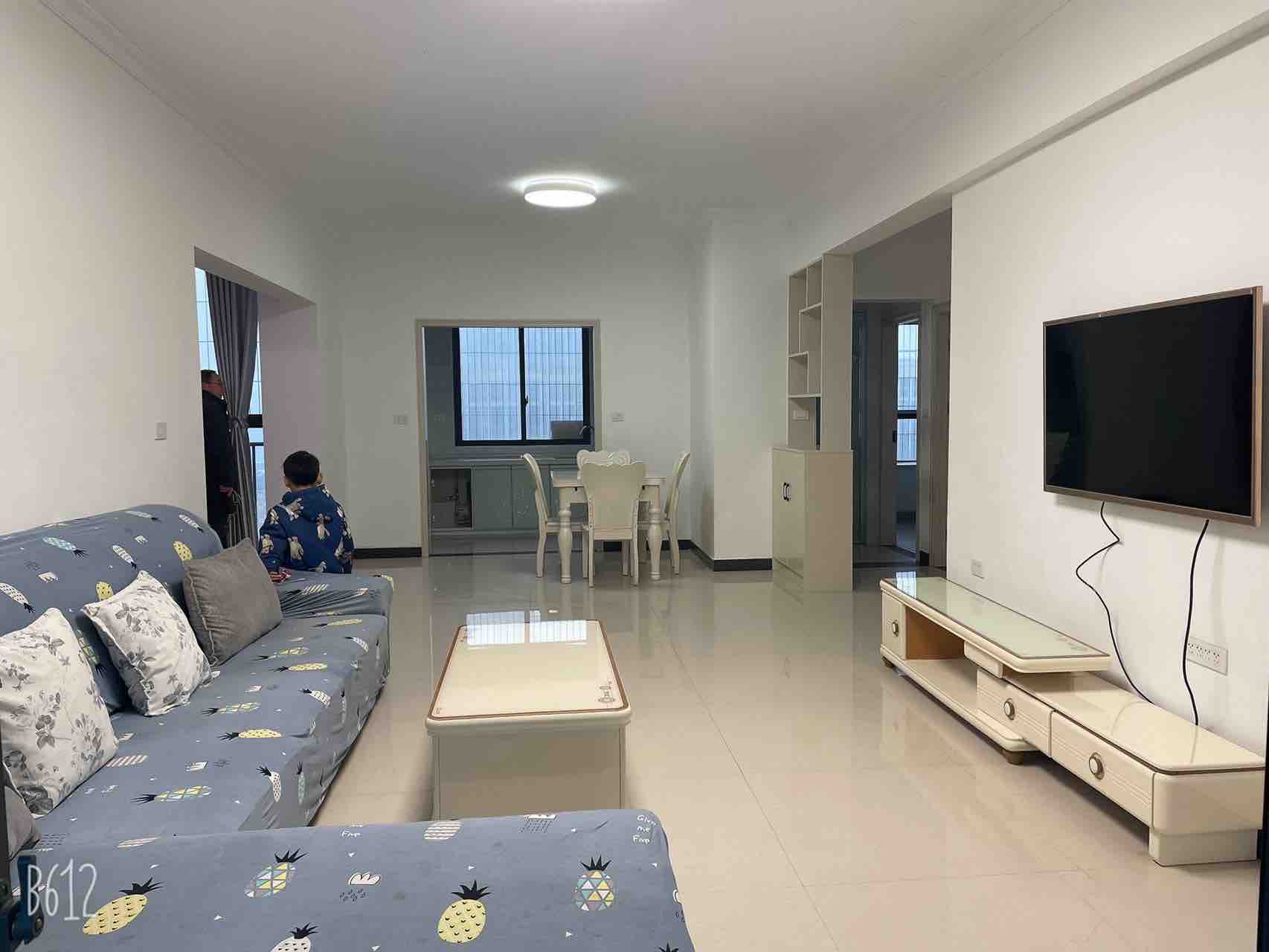 赤壁印象3室2厅精装出租1800/月拎包入住