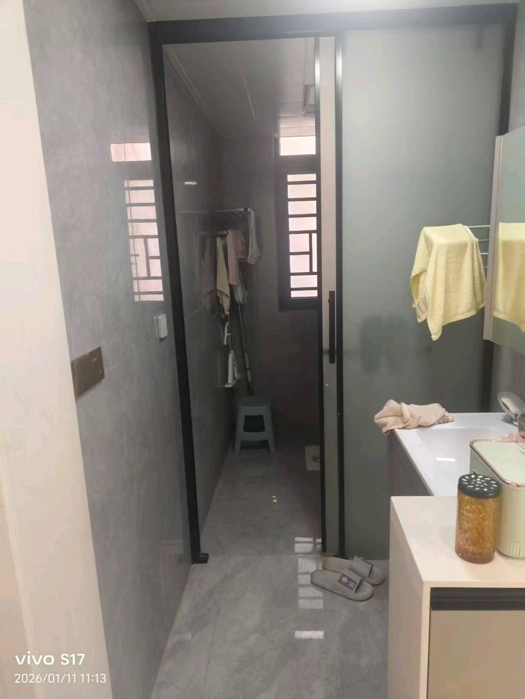 高铁片区·丰业三期·全新装修·周边配套齐全·拎包入住售价：69万