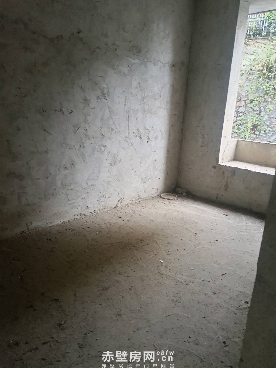 少有的楼梯三楼毛坯四房35万诚意出售