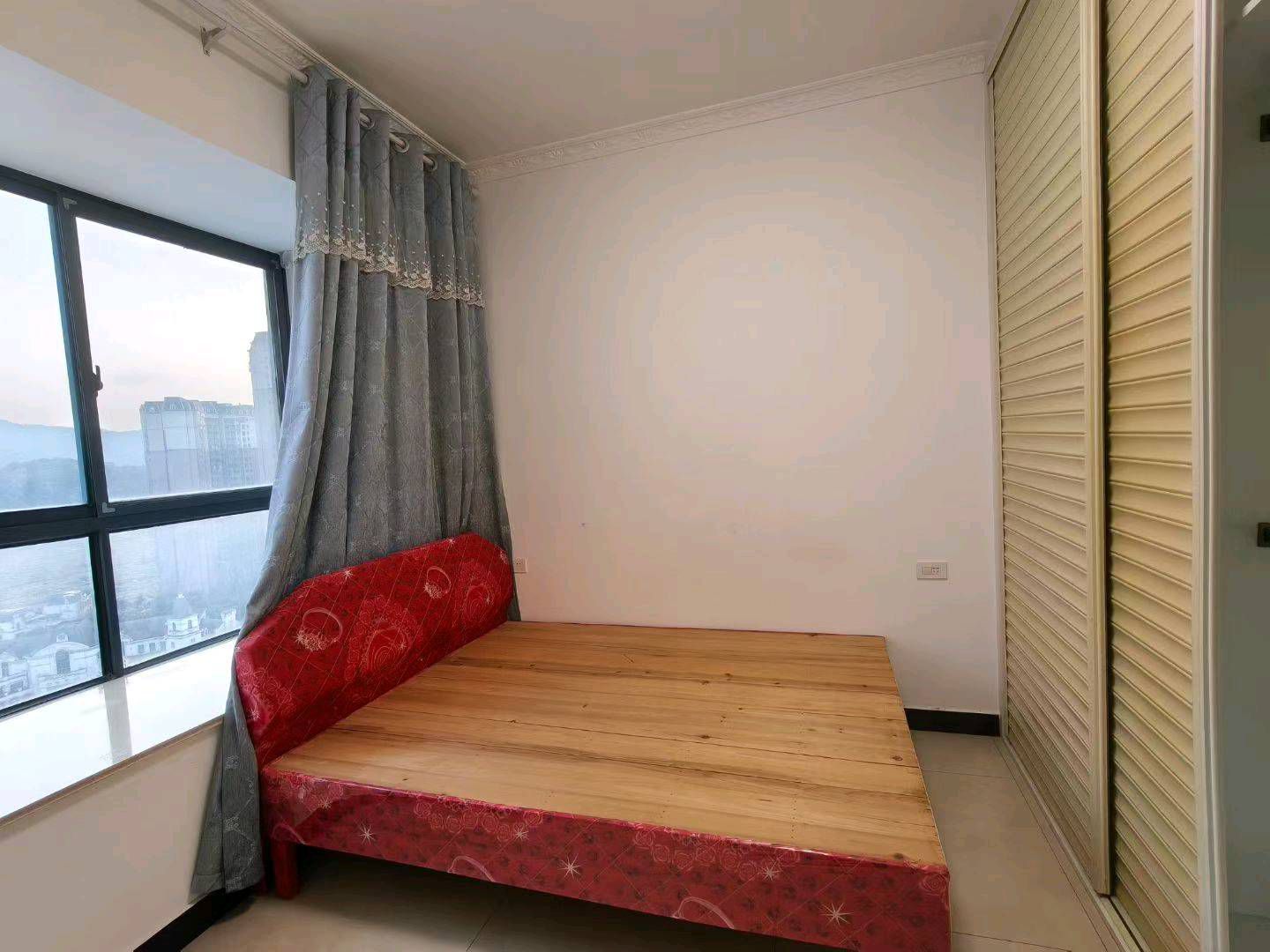 赤壁印象五号公馆·两室两厅·周边配套齐全·好楼层·售价：36.5万