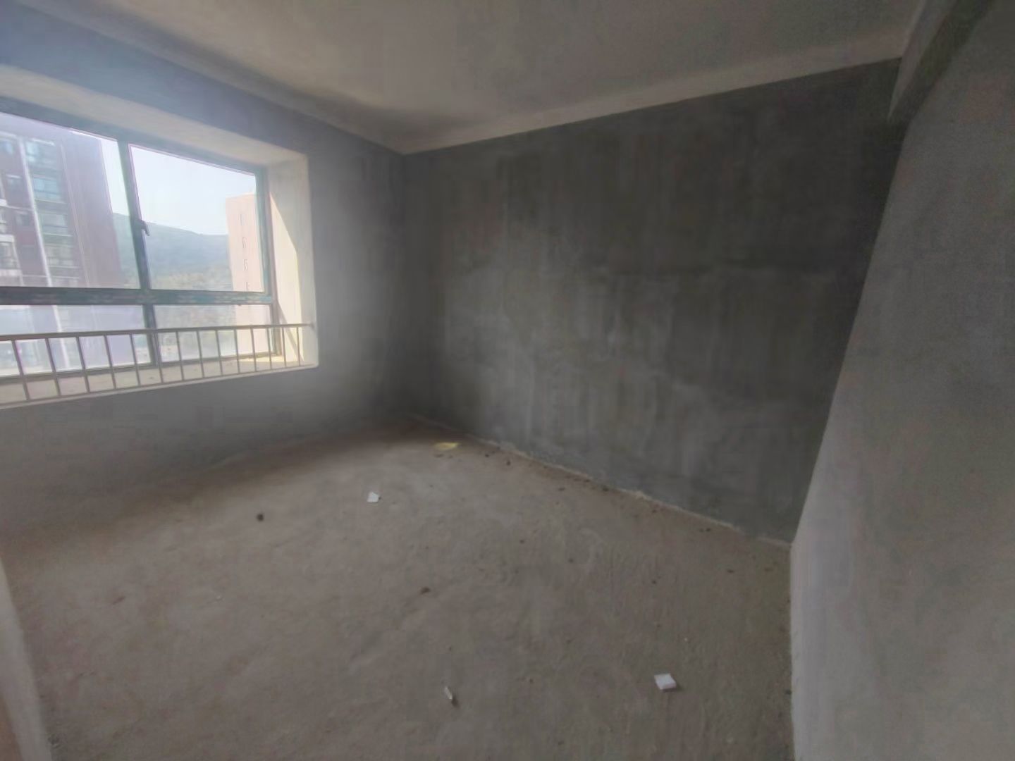 新区·山水丽苑·三室两厅·电梯好楼层·报价32万