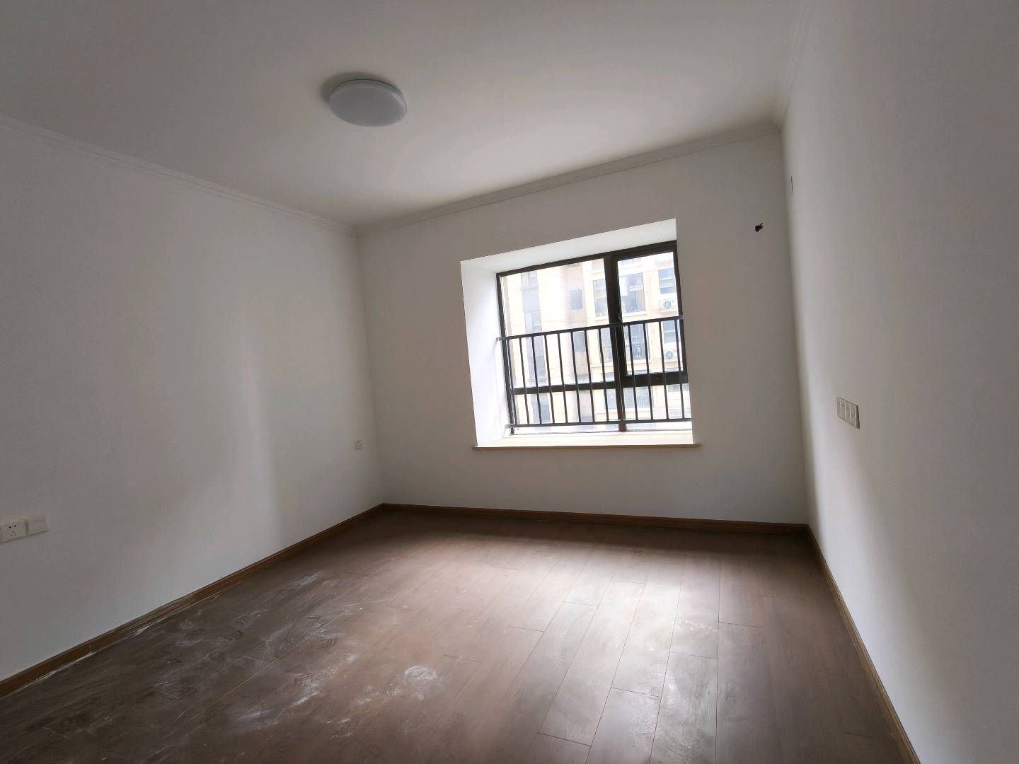 秀兰御府精装房南北通透一初，六小，师范