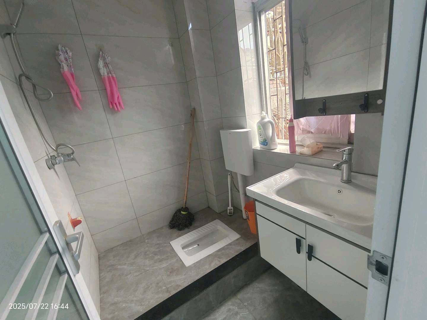 周画路小区·适合养老居家房·79平方两室·步梯二楼·售价：21万证件齐全