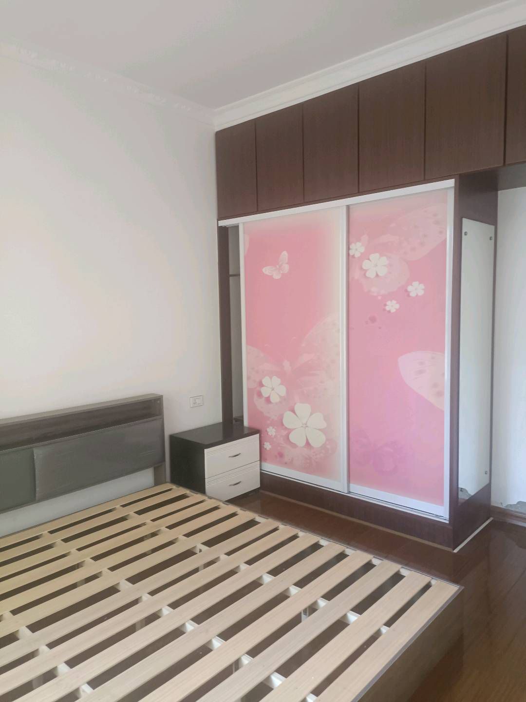 郡都小区·两室两厅·拎包入住出租1000/月