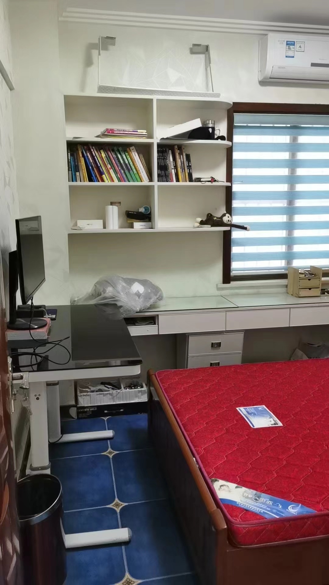 润园·3室2厅·136平方·电梯房中层·带家电家私50万