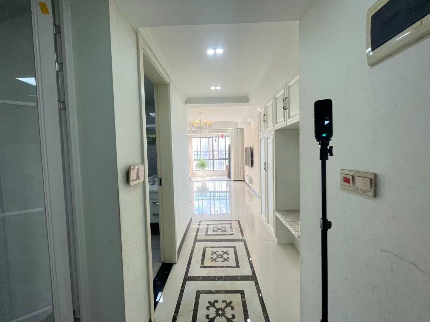 北站铜锣湾，3室2厅，全新精装修。拎包入住，价格美丽39.8万