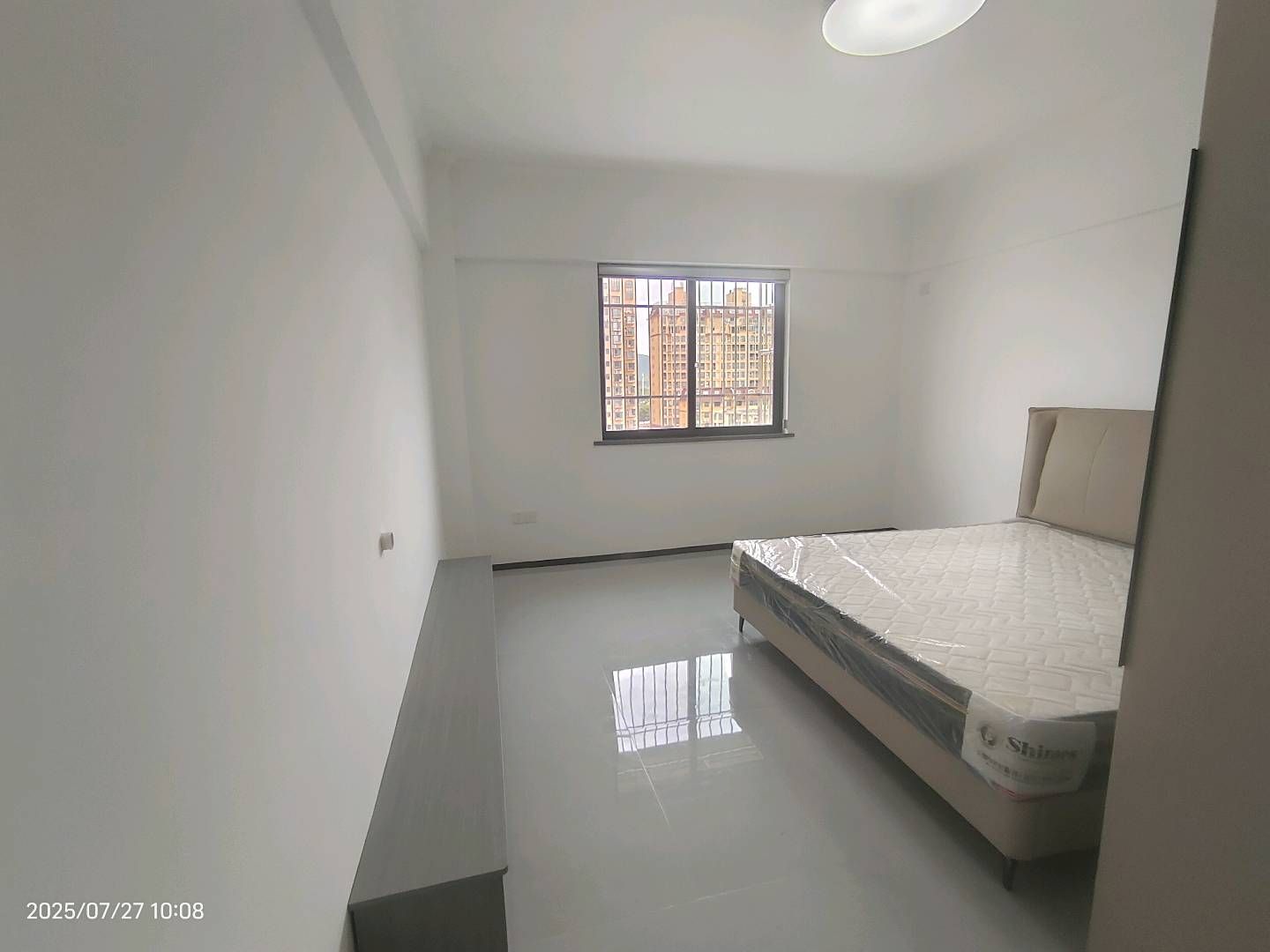 维多利亚全新装修单身公寓1100/月