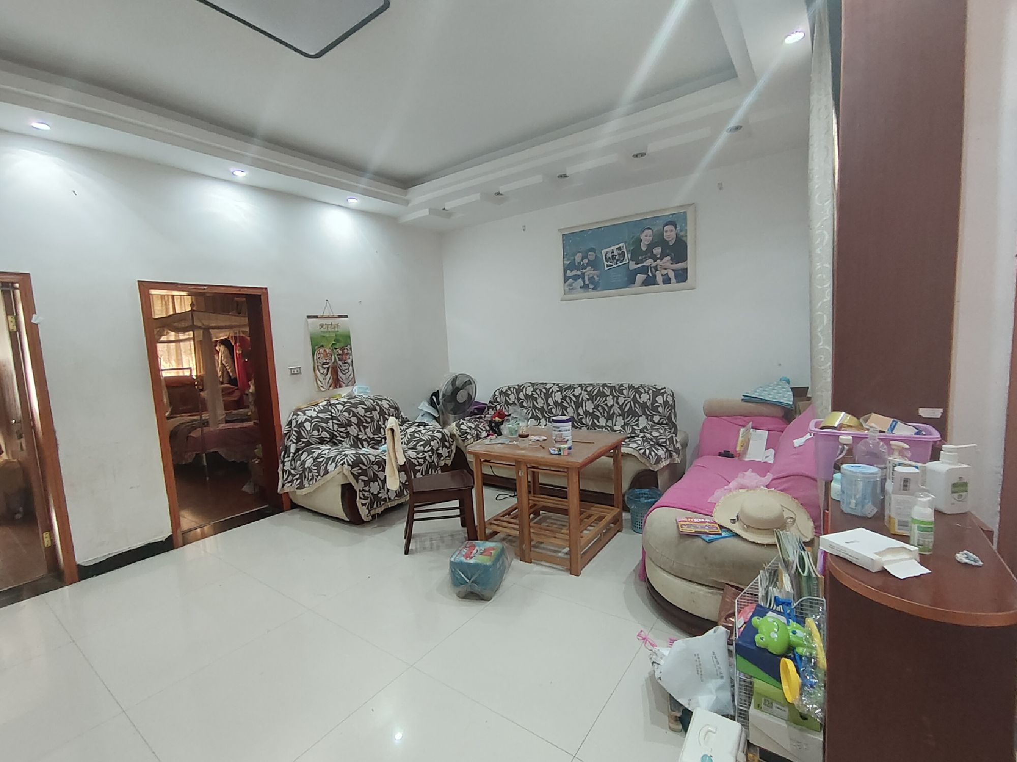 五中旁边陪读房·两室两厅·二楼·出租900/月