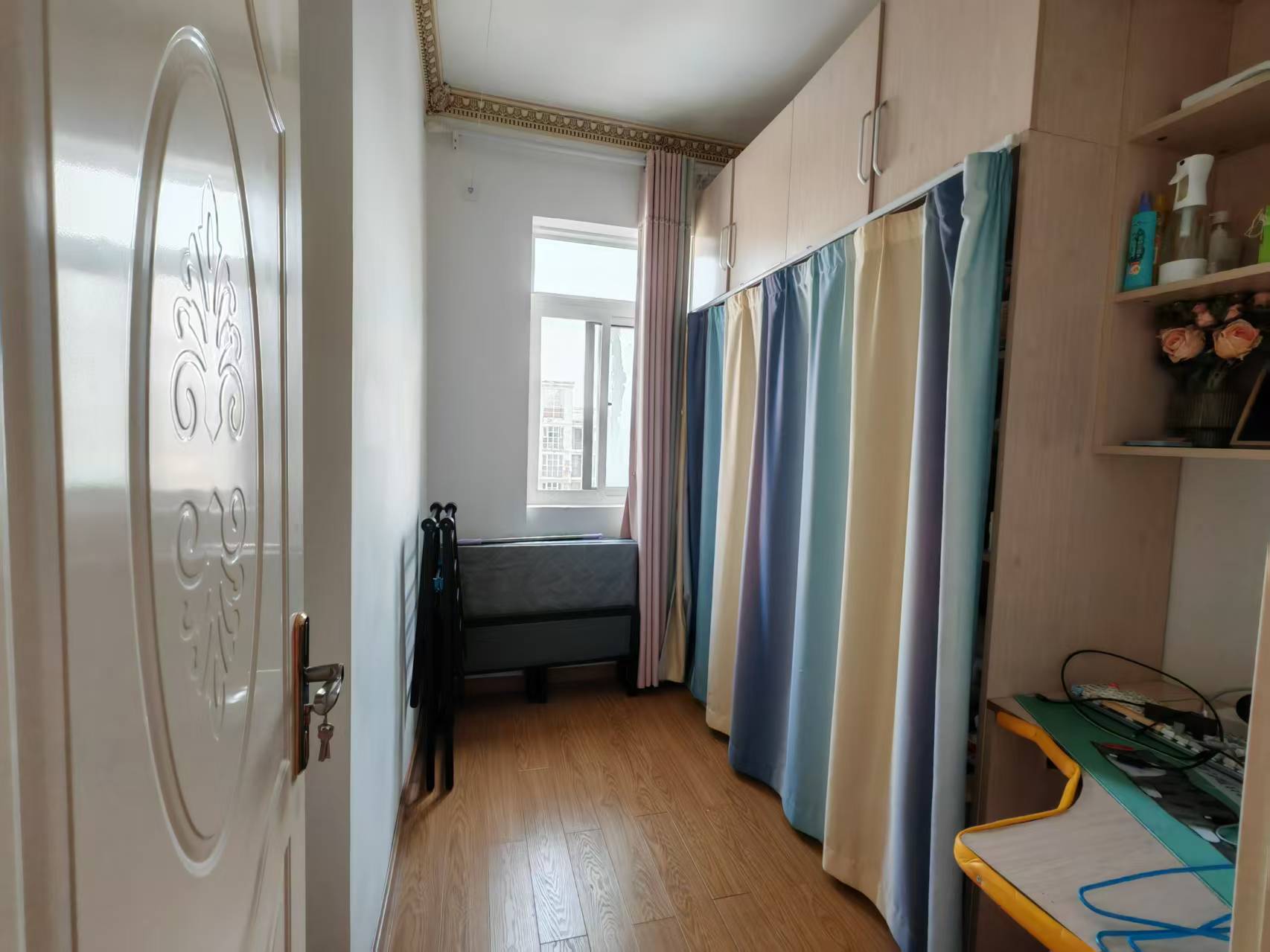 众城国际新街口2室1厅1卫61平方米，业主急售，看房方便,看房电话18307150819