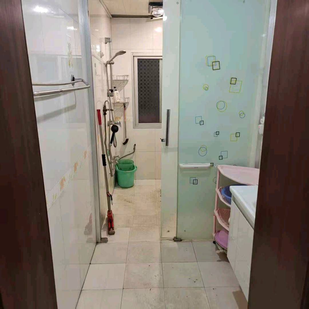 三国城·闹市区·居家三房两厅·出租1300/月