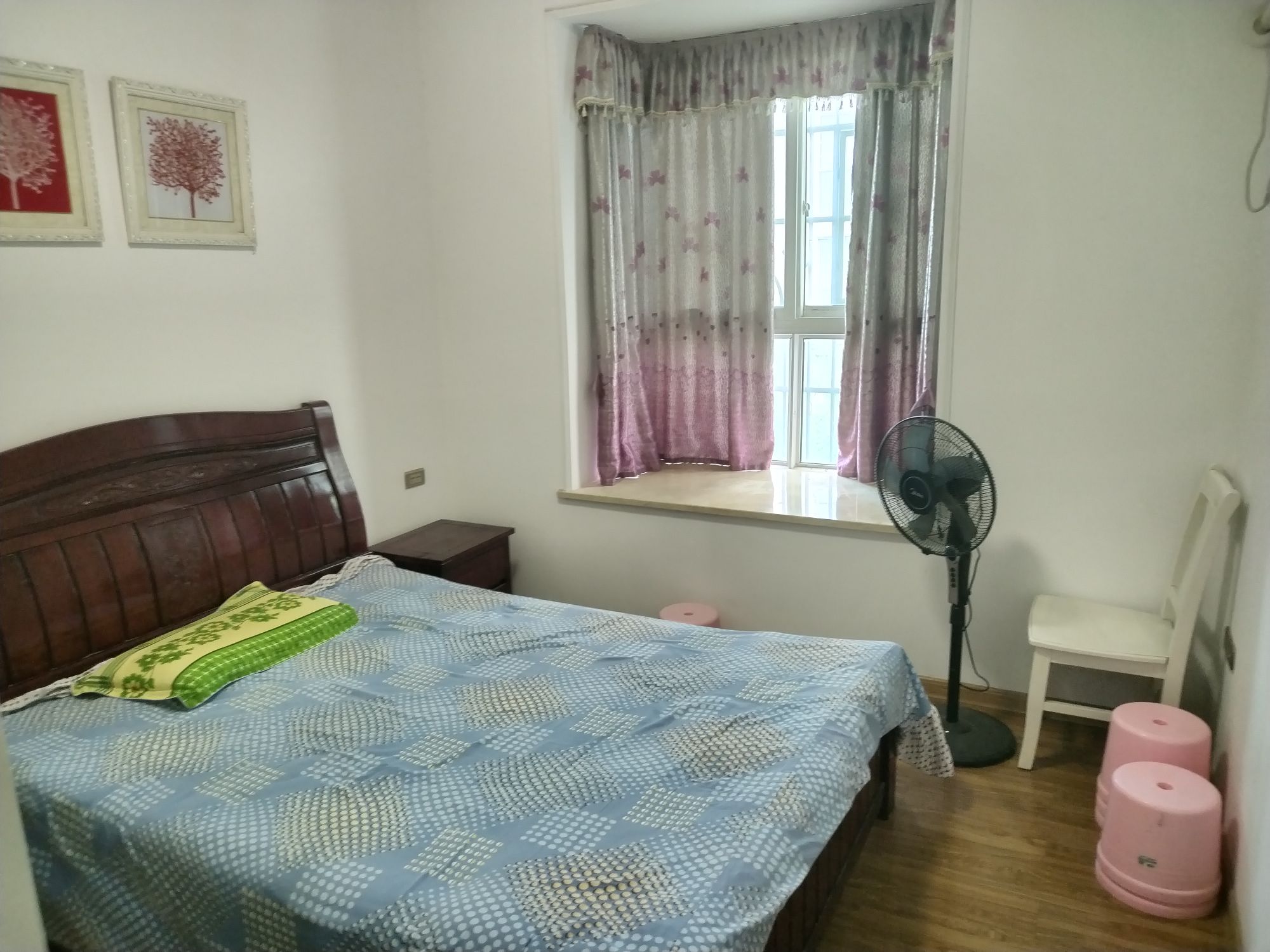 千贺名苑·精装修三室两厅出租1000/月