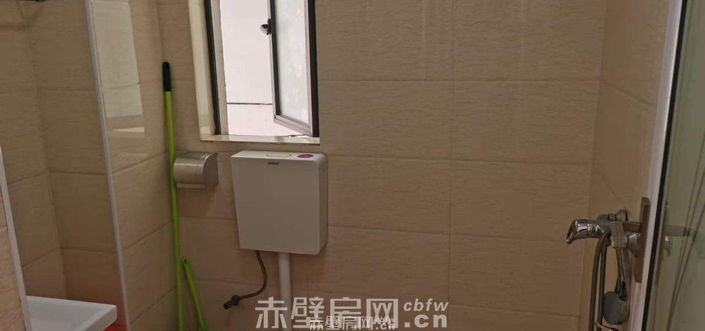 眾城國(guó)際電梯房中間樓層2室1廳67平米精裝修42萬(wàn)