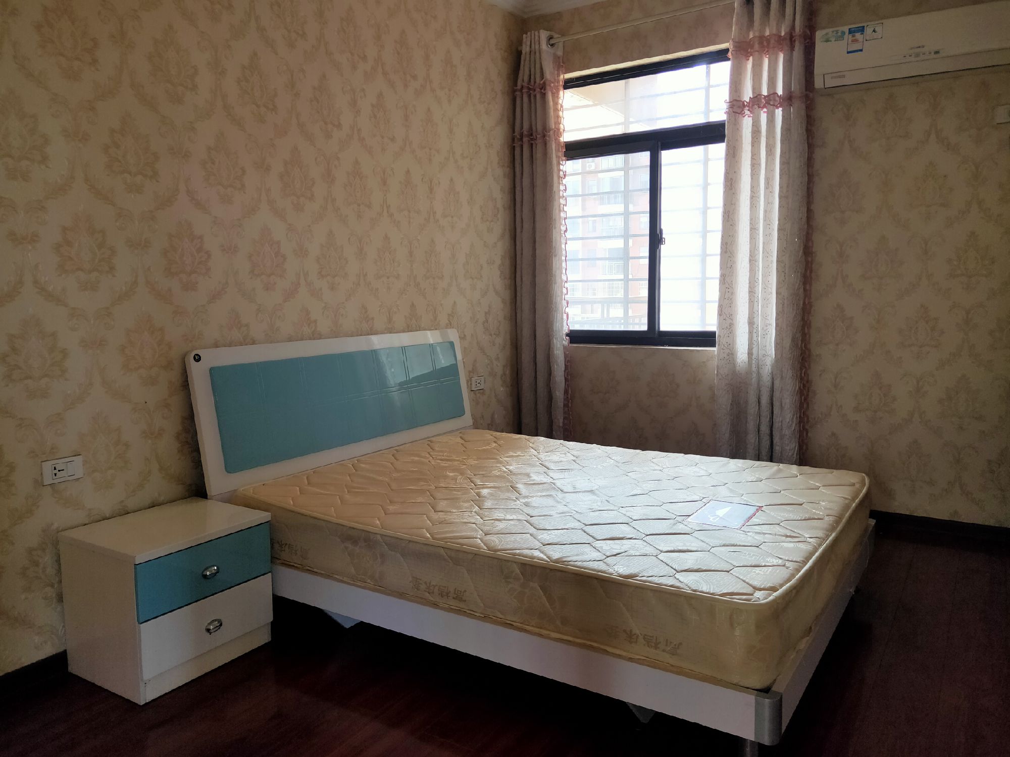 博園小區(qū)·干凈整潔三室兩廳·拎包入住1800/月