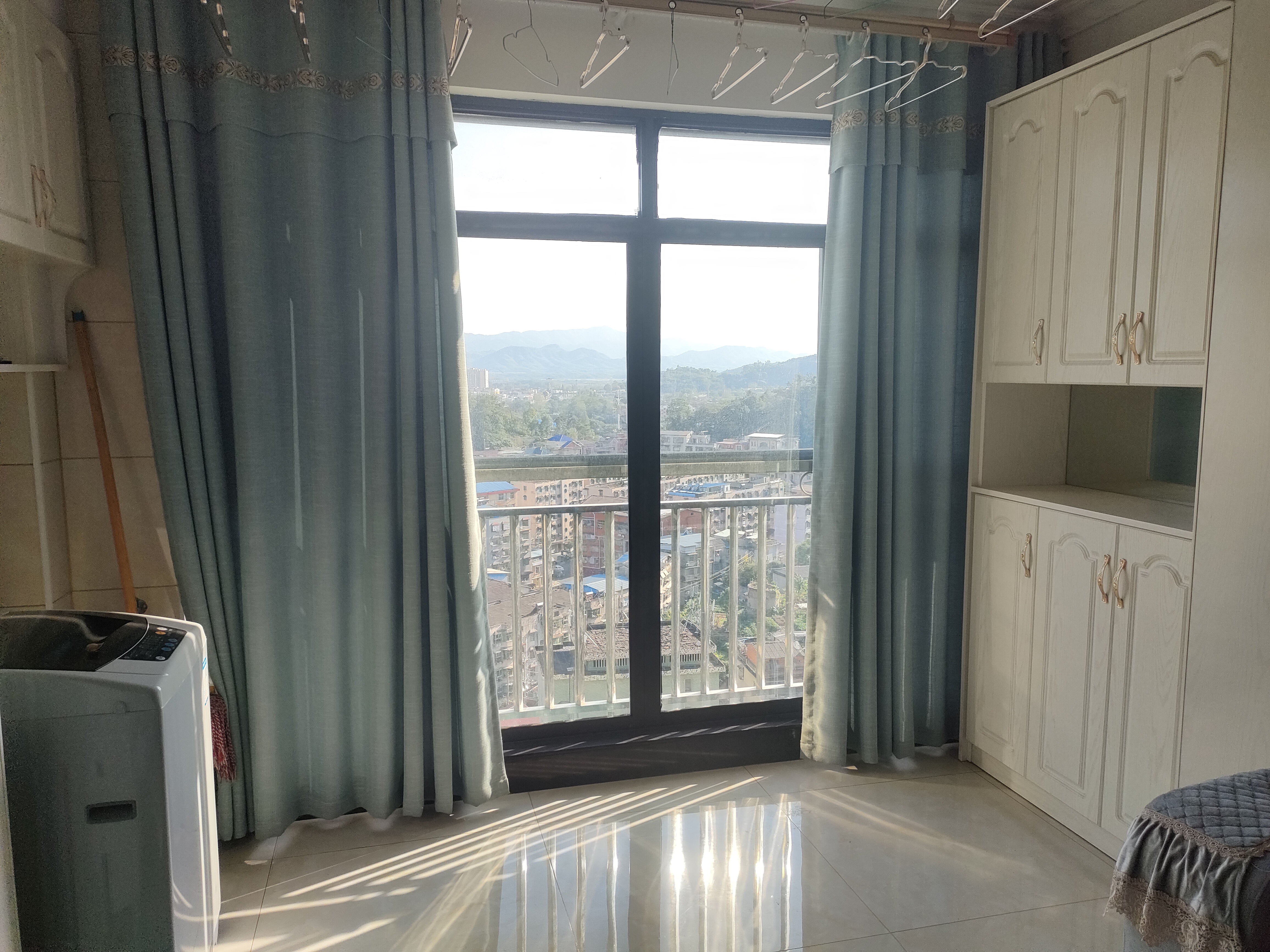 西湖国际·两室两厅·拎包入住·有密码看房/1500月