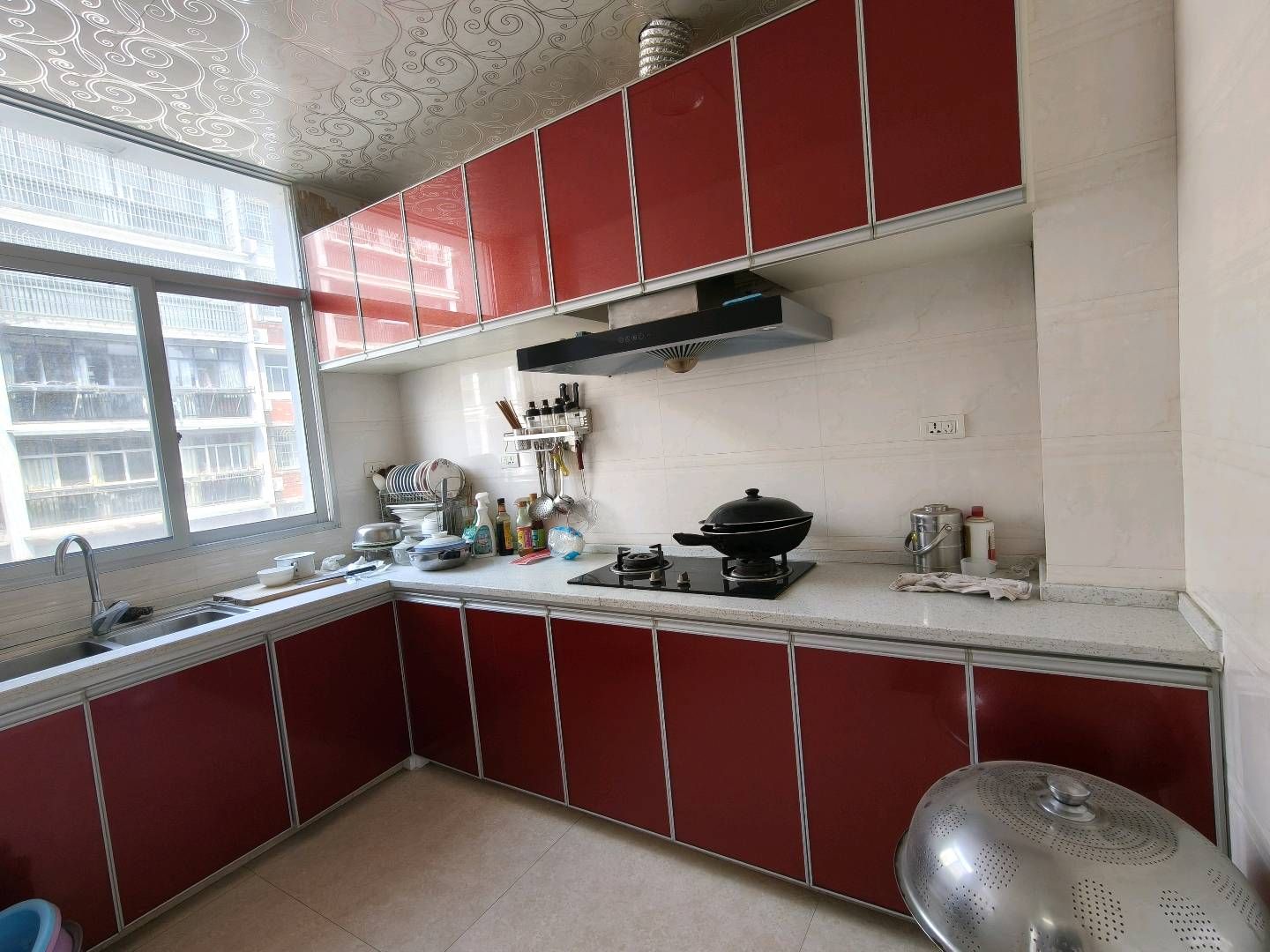 公安局单位房·143平方·精装修·步梯3楼急售