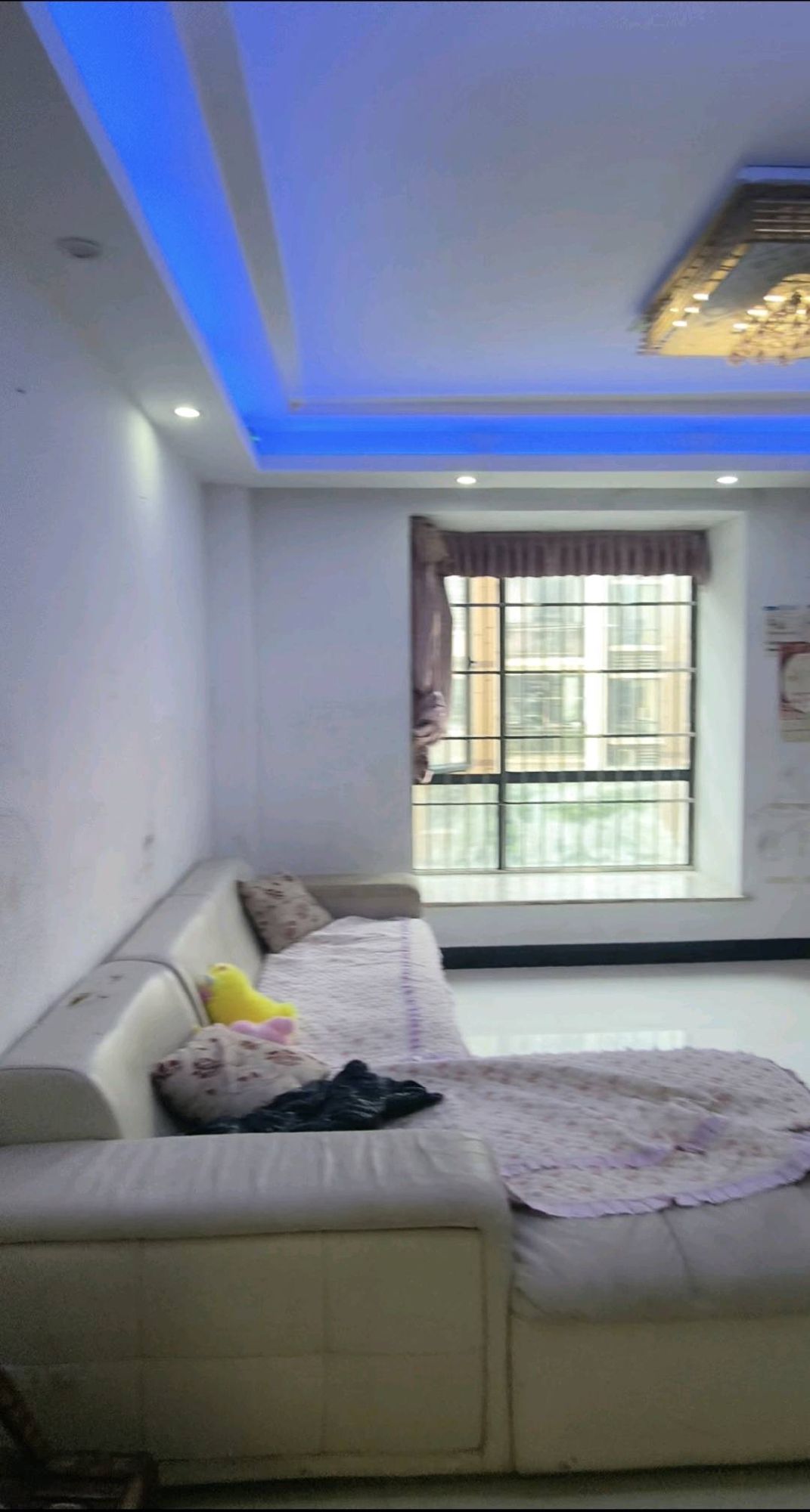 郡都小区一期·116平米·三室两厅一卫·当毛坯房卖33.8万