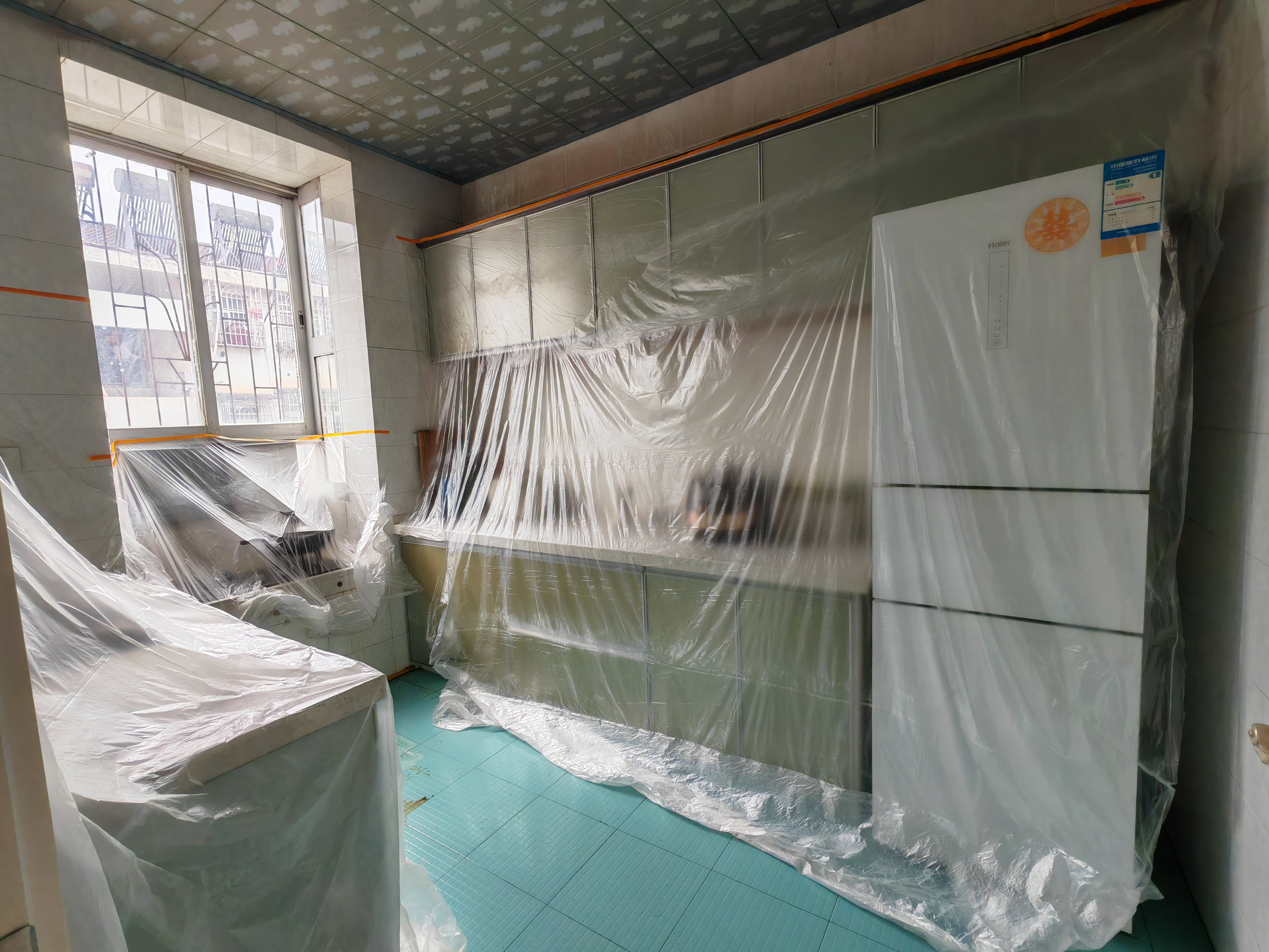 国道变电站旁边天佑小区5楼。124平带车库28万，拎包入住，满五一,看房电话18307150819