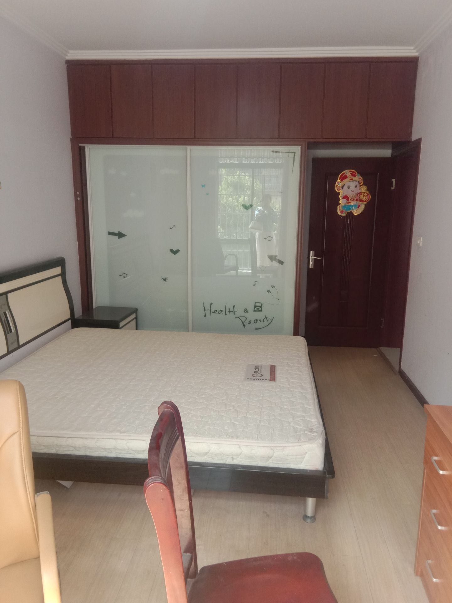 金江锦绣园·4楼·三室两厅一卫·简单整理可以入住·29.8万有证