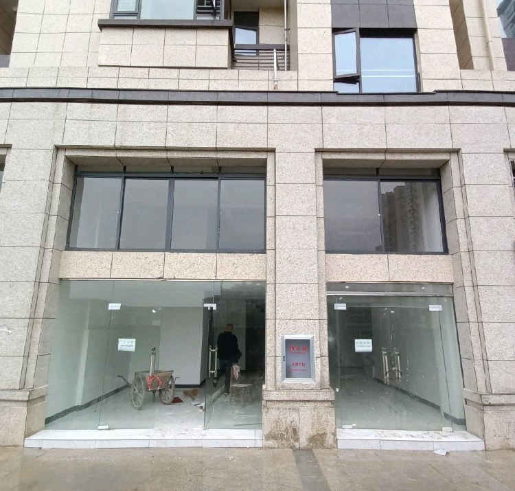 新購(gòu)置門(mén)店出租，有需要面議